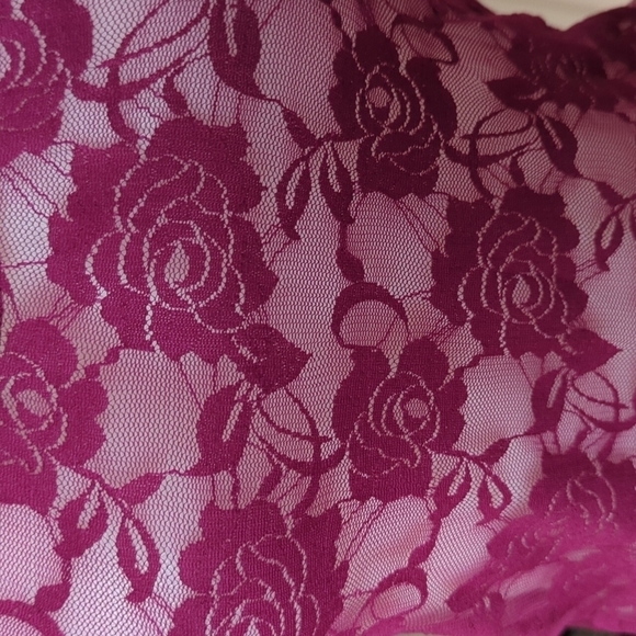 Guess Women's Burgundy Lace Floral Tank Top Size Small - Picture 5 of 5